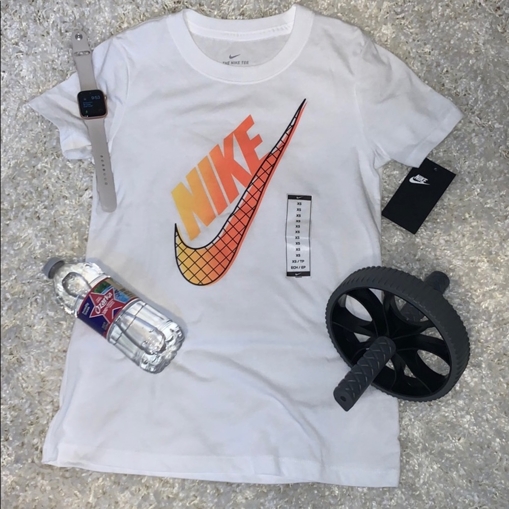 Women’s Nike T-Shirt Last Call